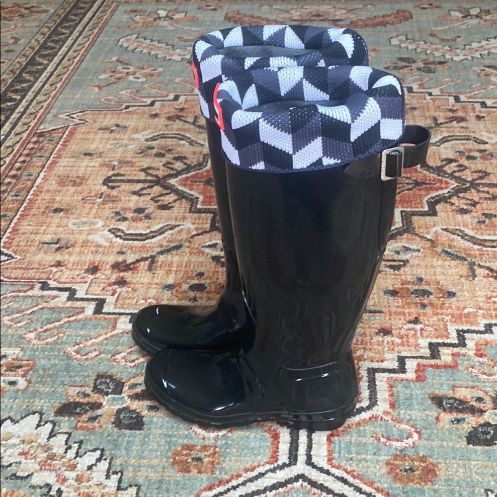 Hunter Black and White Rain & Snow Boots with Geometric Lining